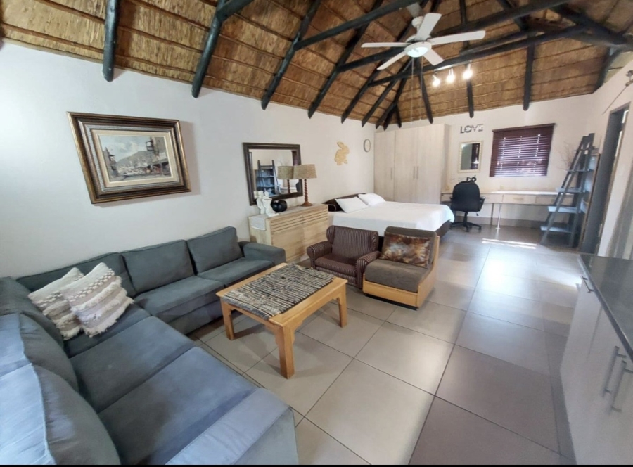 To Let 4 Bedroom Property for Rent in Flamwood North West